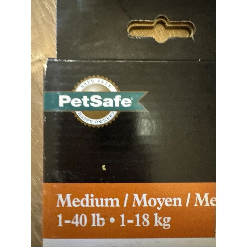 PetSafe Plastic Pet Door 10967 8-1/8 in.‎ x 12-1/4 in.White 1-40 lb. New In Box.